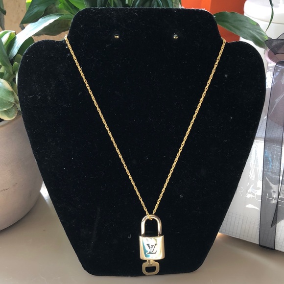 Louis Vuitton Jewelry - Gold Necklace with Padlock Pendant 310